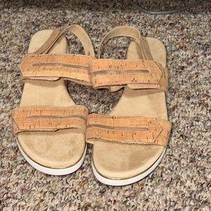 Vaneli Women's Tan Sandals size 9.5 summer beach
